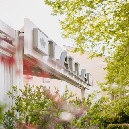 Hotel Lalla Beauty & Relax Чезенатико Екстериор снимка