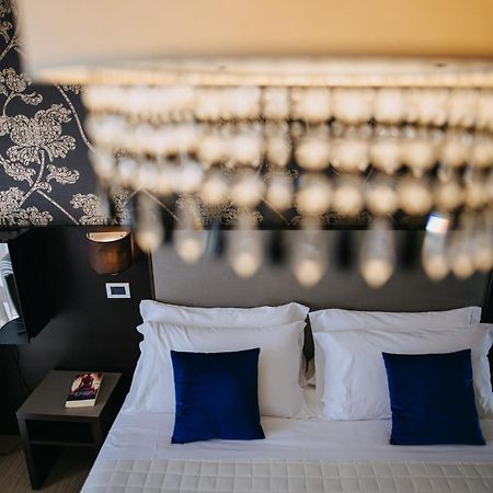 Hotel Lalla Beauty & Relax Чезенатико Екстериор снимка