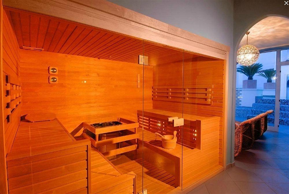 Hotel Lalla Beauty & Relax Чезенатико Екстериор снимка