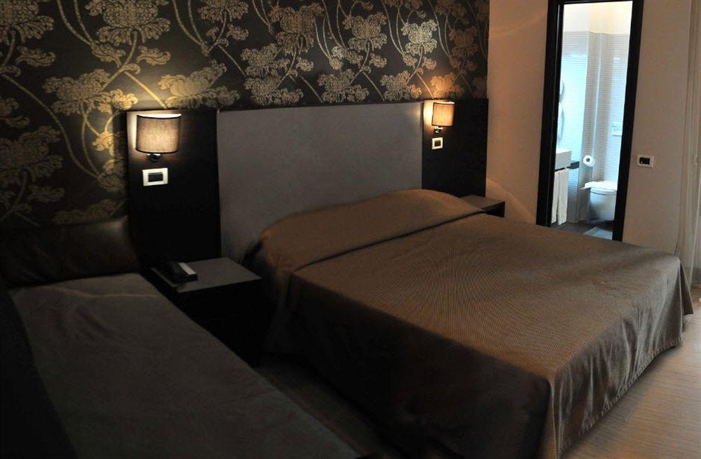Hotel Lalla Beauty & Relax Чезенатико Екстериор снимка