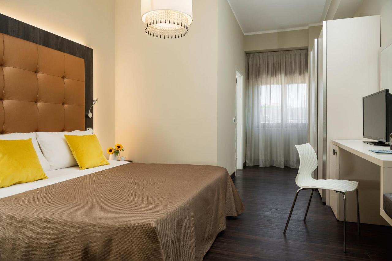 Hotel Lalla Beauty & Relax Чезенатико Екстериор снимка