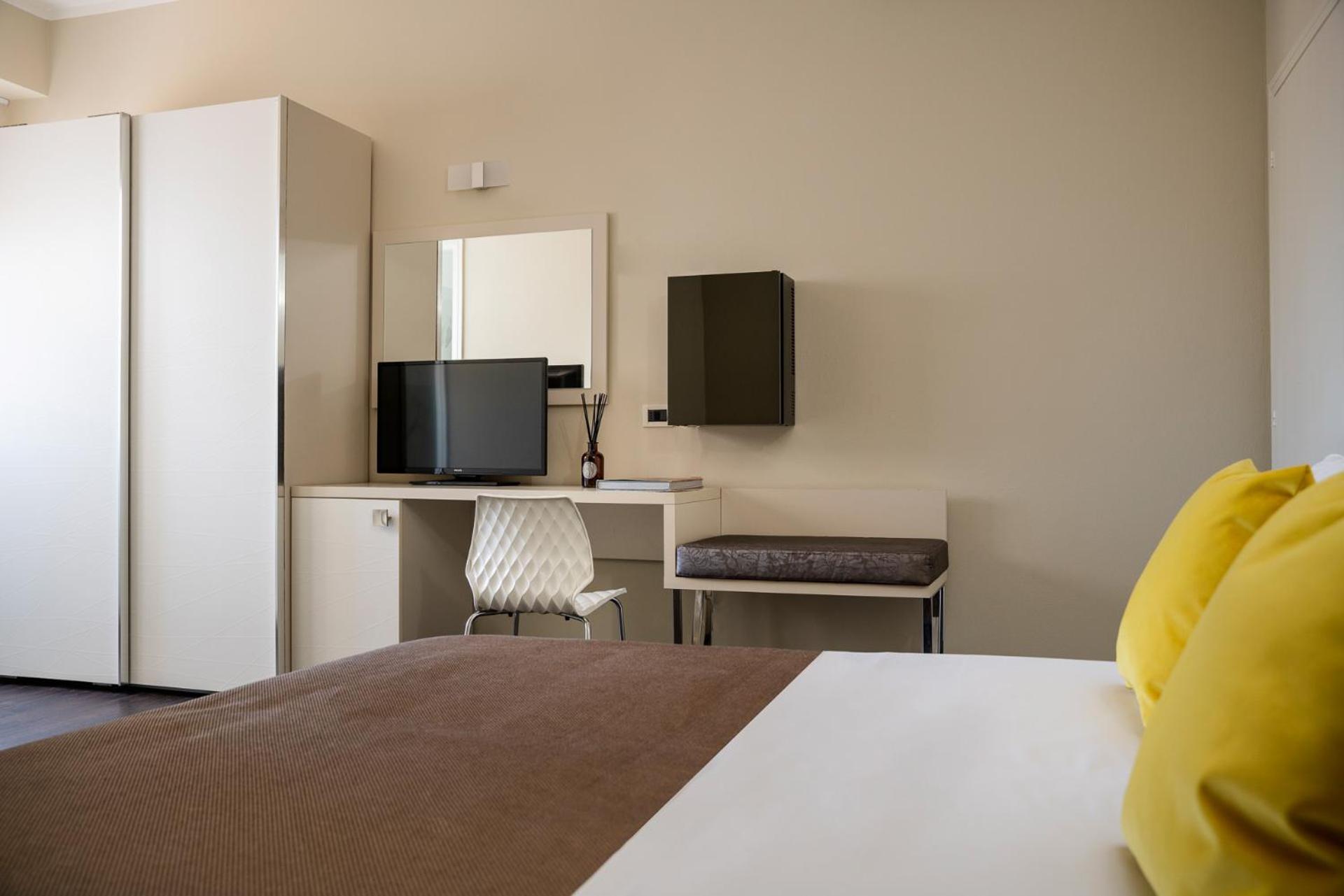 Hotel Lalla Beauty & Relax Чезенатико Екстериор снимка
