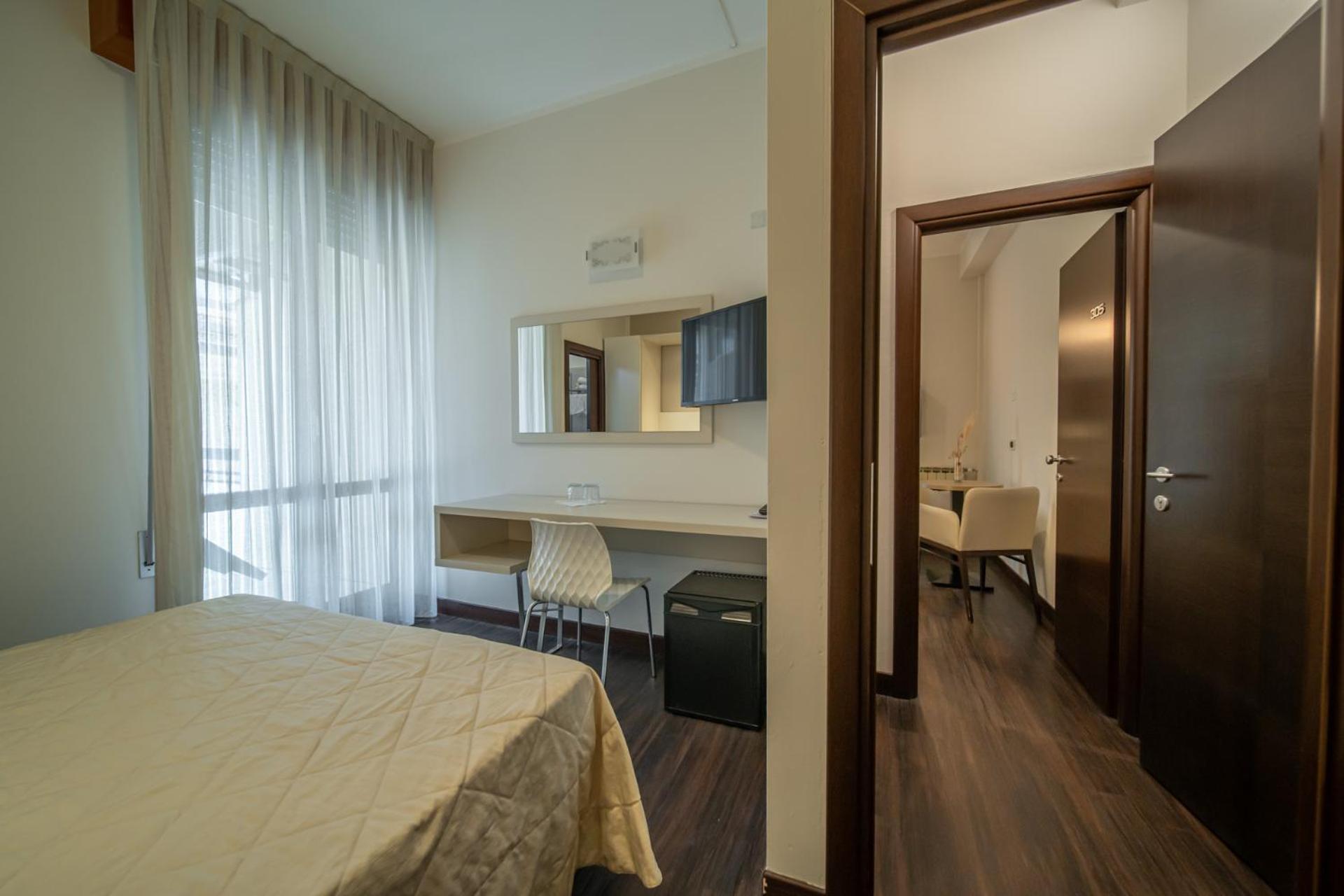 Hotel Lalla Beauty & Relax Чезенатико Екстериор снимка