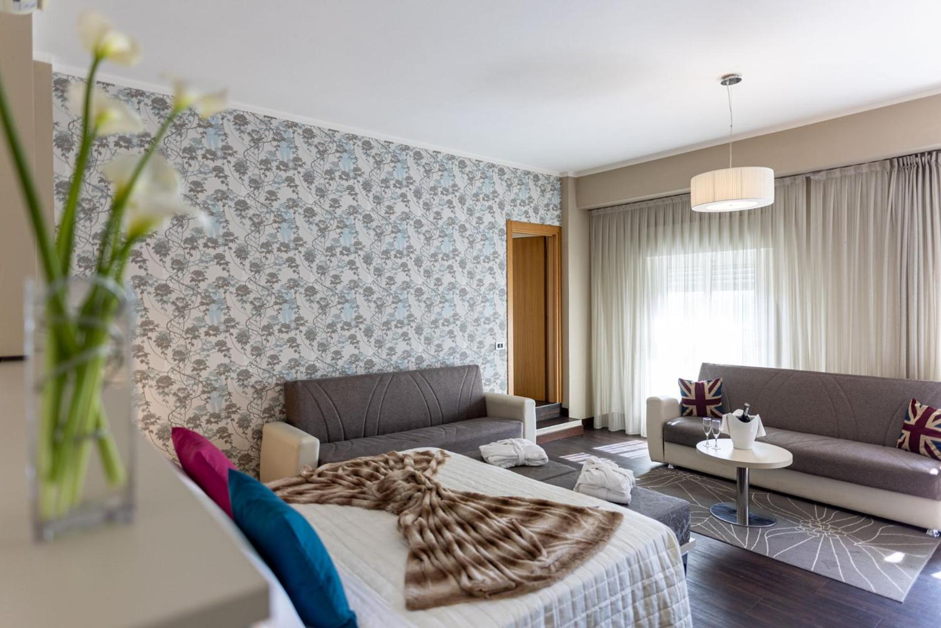 Hotel Lalla Beauty & Relax Чезенатико Екстериор снимка