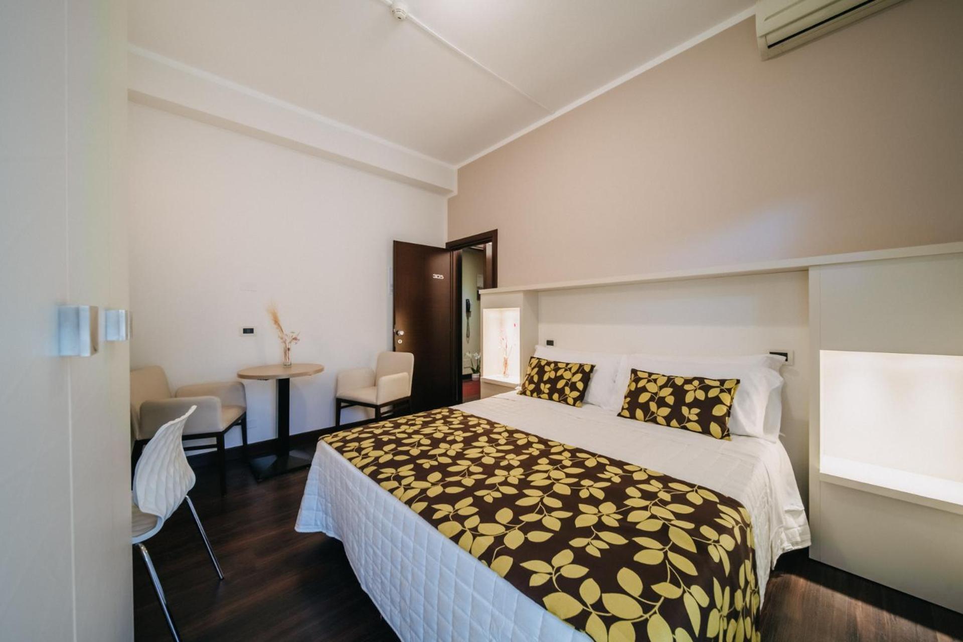 Hotel Lalla Beauty & Relax Чезенатико Екстериор снимка
