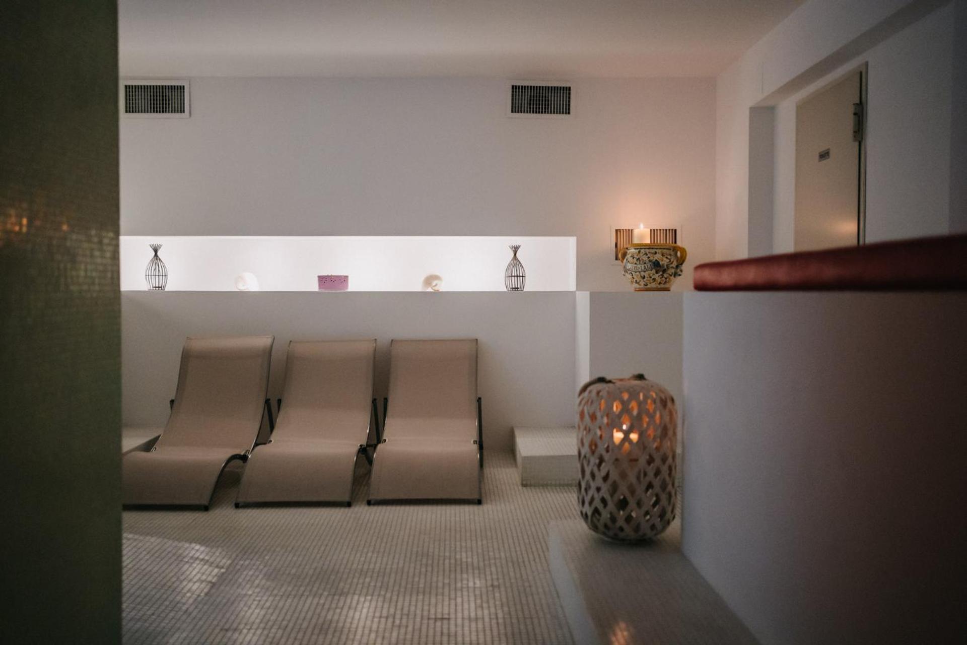 Hotel Lalla Beauty & Relax Чезенатико Екстериор снимка