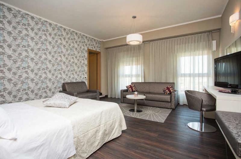 Hotel Lalla Beauty & Relax Чезенатико Екстериор снимка