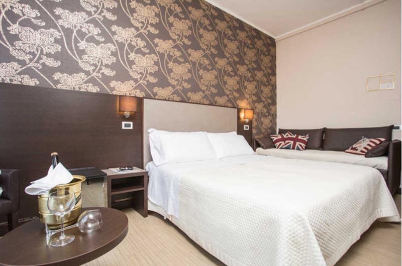 Hotel Lalla Beauty & Relax Чезенатико Екстериор снимка